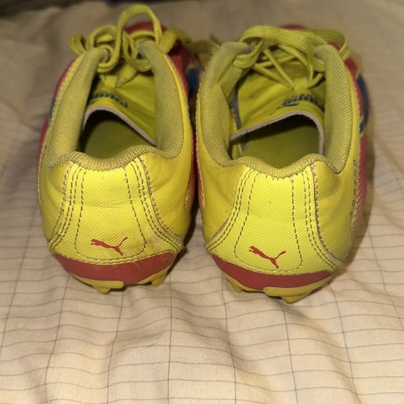 Puma Kids Cleats - Soccer - bright Pink and Yellow Blue Kid Size 4 - Picture 4 of 6